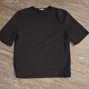 Uniqlo Charcoal Short Sleeve Tee